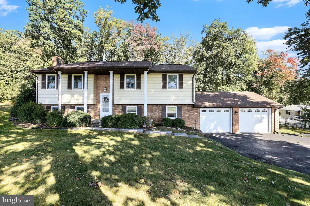 6401 Orefield Rd, Spring Grove, PA 17362 - #1