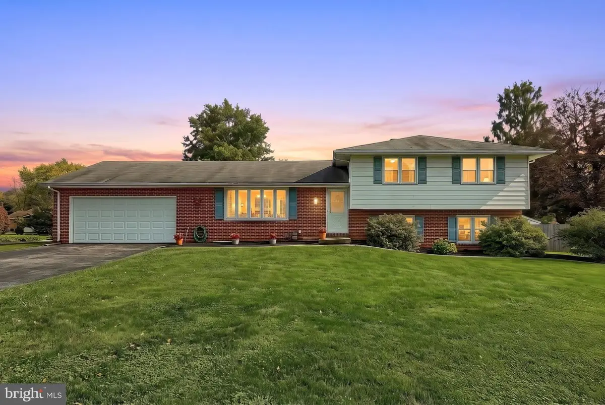 2555 Primrose Ln, York, PA 17404 - #1