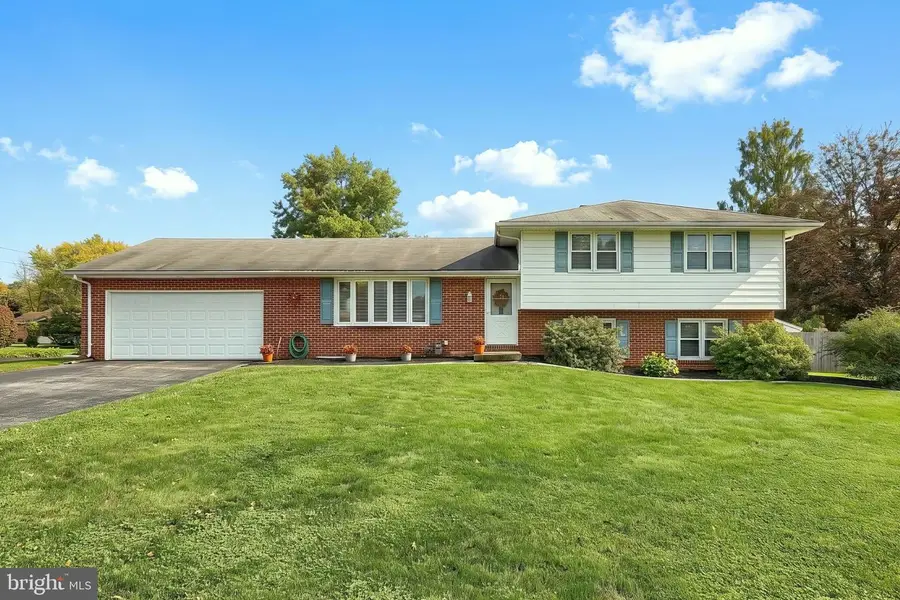 2555 Primrose Ln, York, PA 17404 - #2