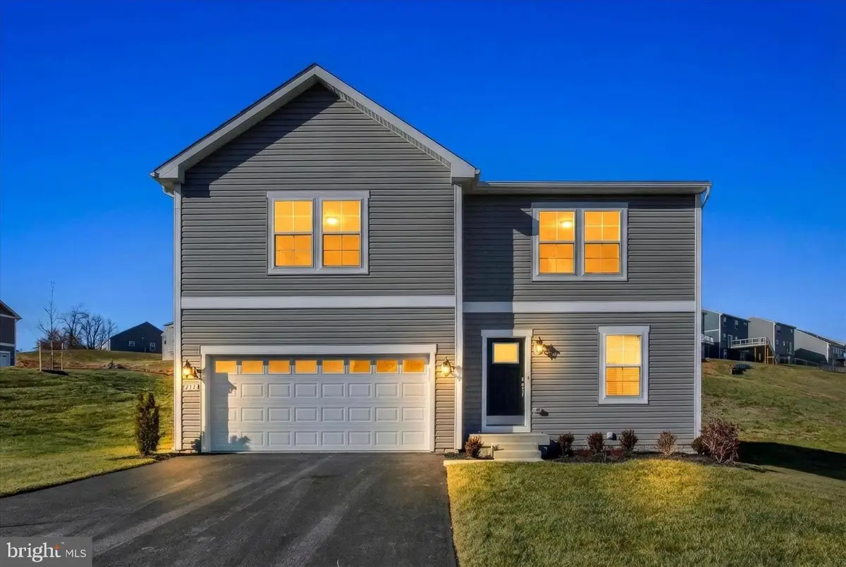 215 Pheasant Ridge Rd, Hanover, PA 17331 - #1