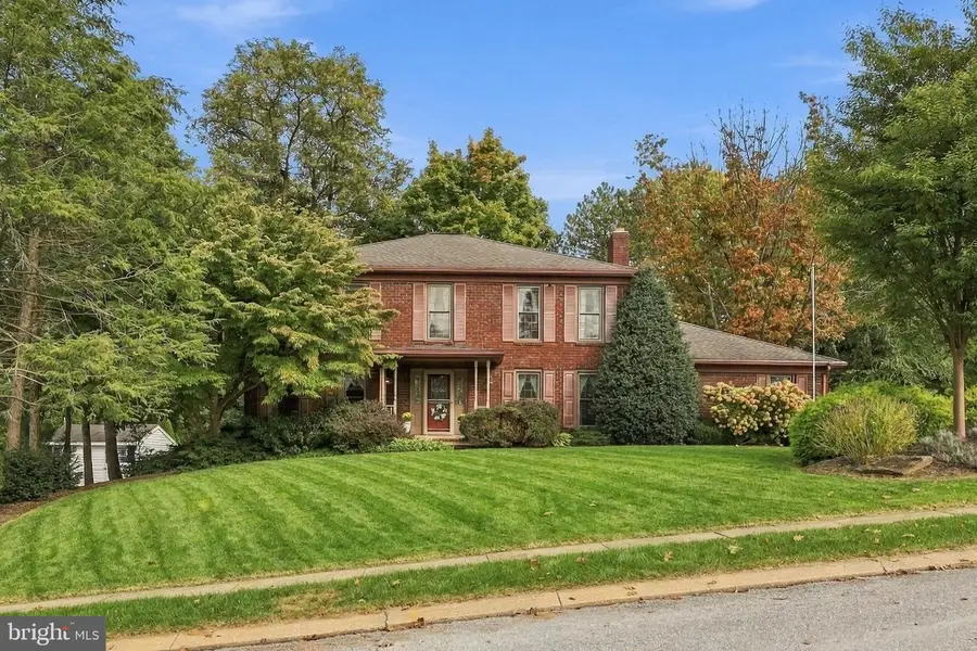 525 Eton Ln, York, PA 17402 - #2
