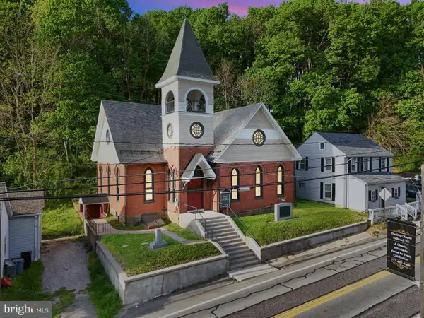 27 E Main St, RAILROAD, PA 17355