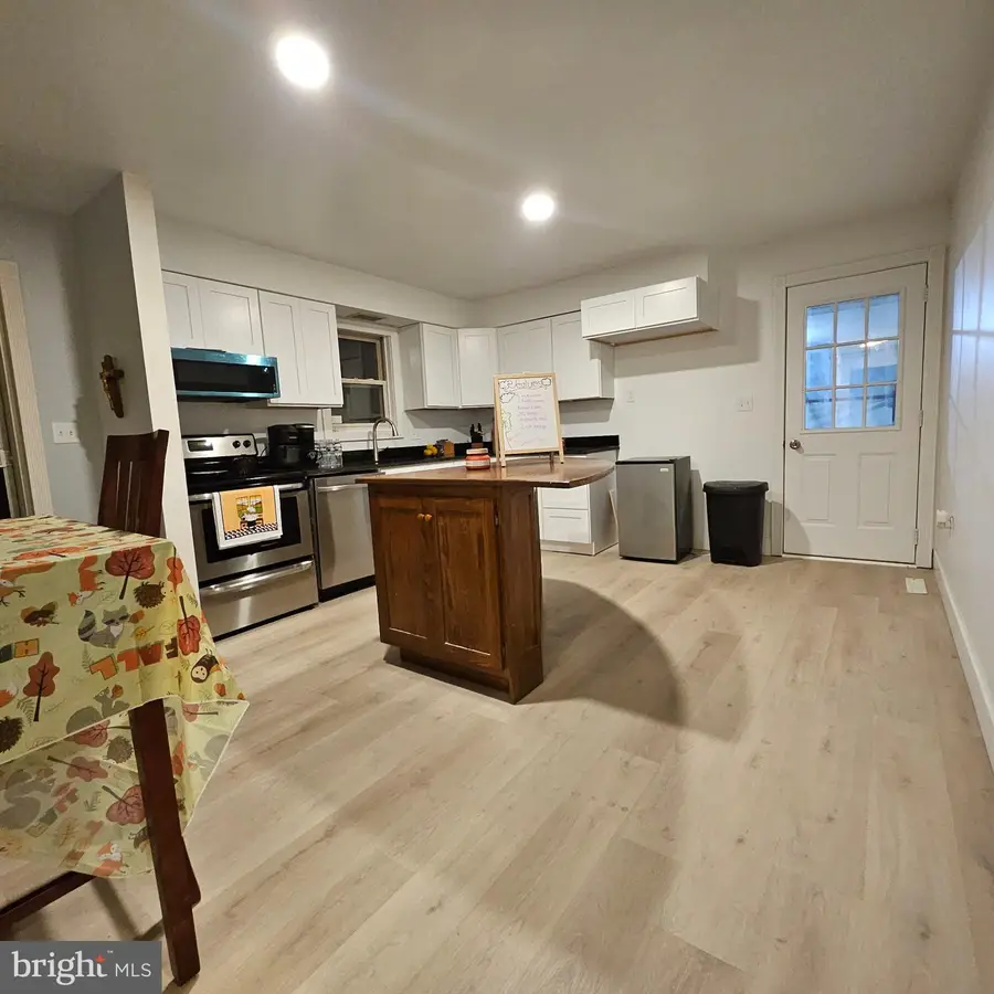 325 Hillcrest Dr, New Cumberland, PA 17070 - #2