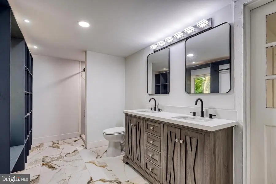1910 S Queen St, York, PA 17403 - #2