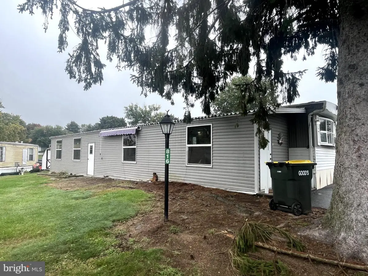 816 Marlette Cir, Mount Wolf, PA 17347 - #1