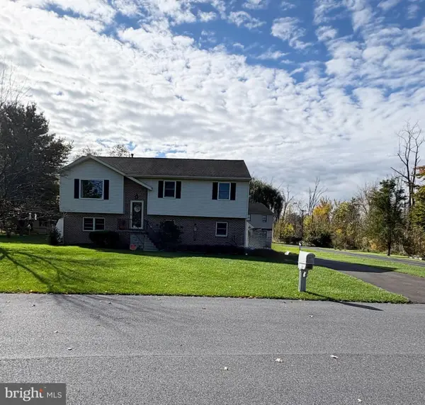 12 Wooded Run Dr, DILLSBURG, PA 17019