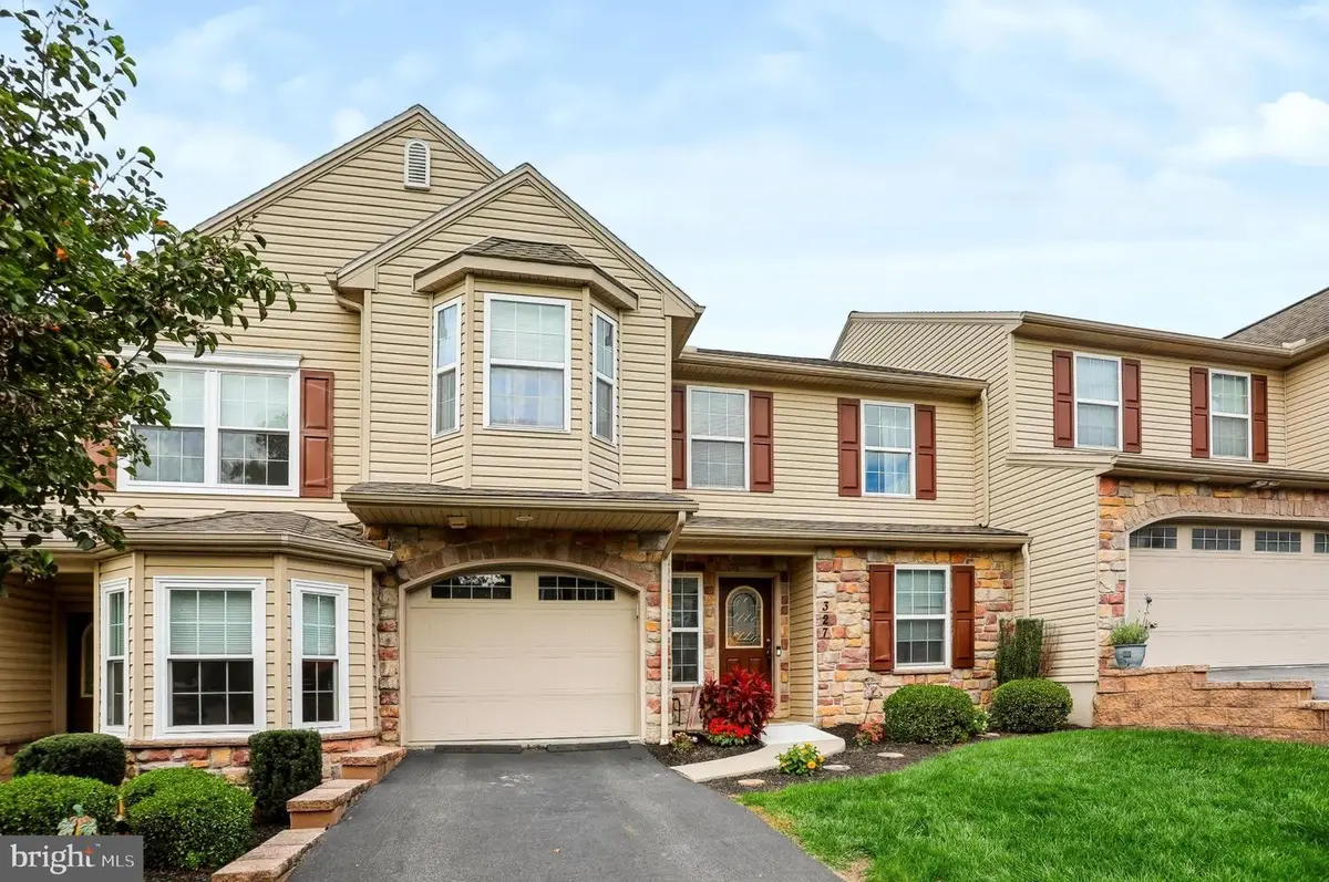 327 Weatherstone Dr, New Cumberland, PA 17070 - #1