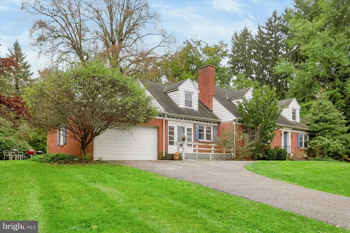 958 Country Club Rd, York, PA 17403 - #1