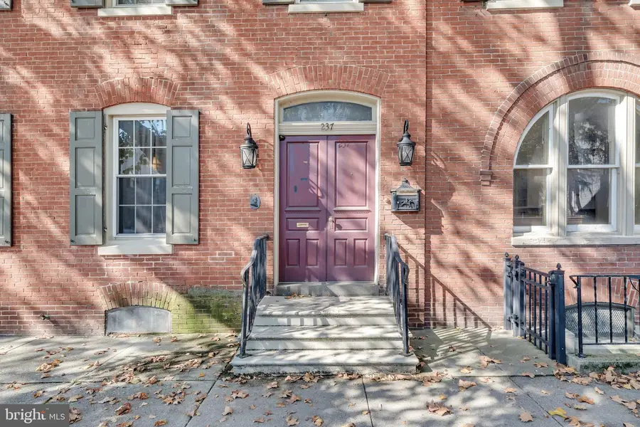 237 Frederick St, Hanover, PA 17331 - #2