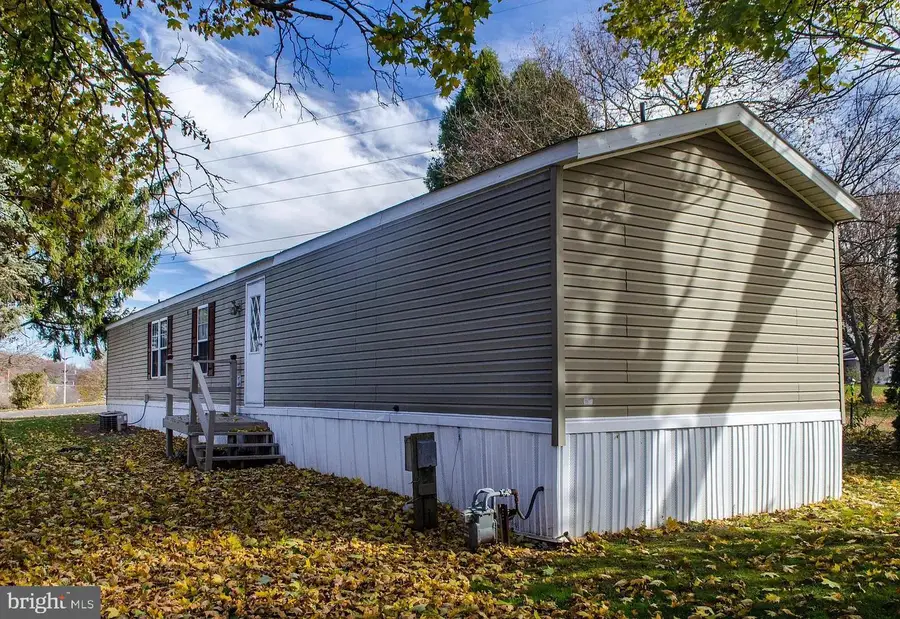 109 Rain Dove Dr, Red Lion, PA 17356 - #2