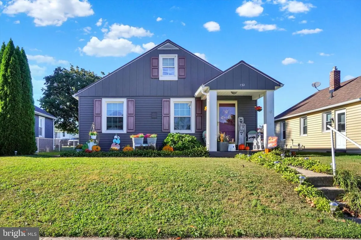 132 N 4th St, Mount Wolf, PA 17347 - #1