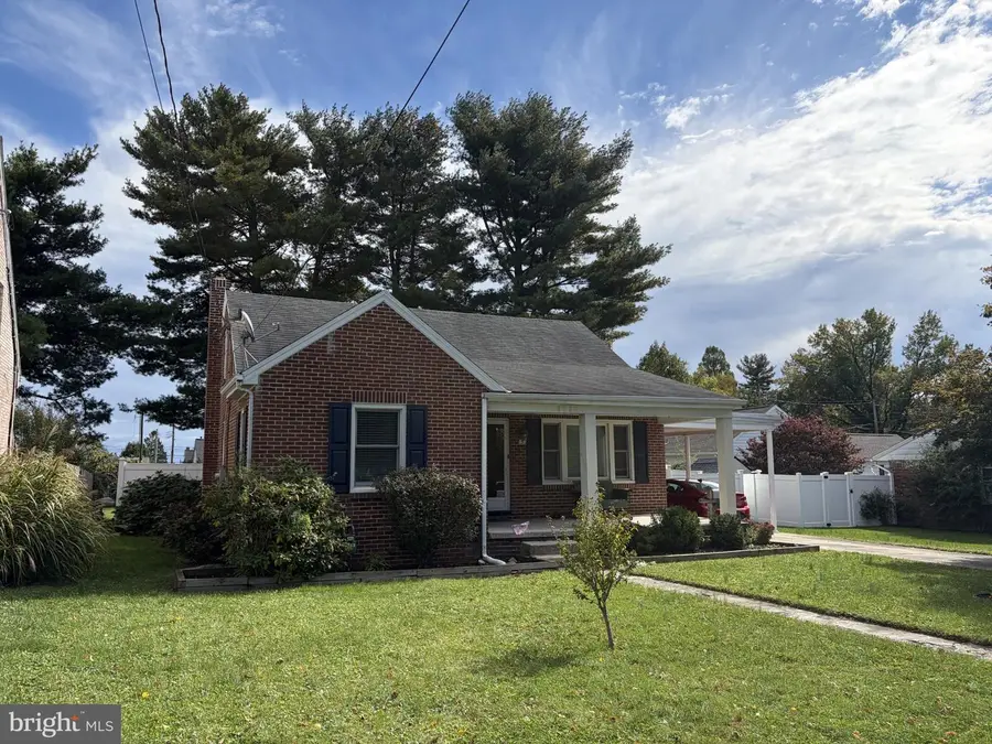 5 Lee St, Hanover, PA 17331 - #3