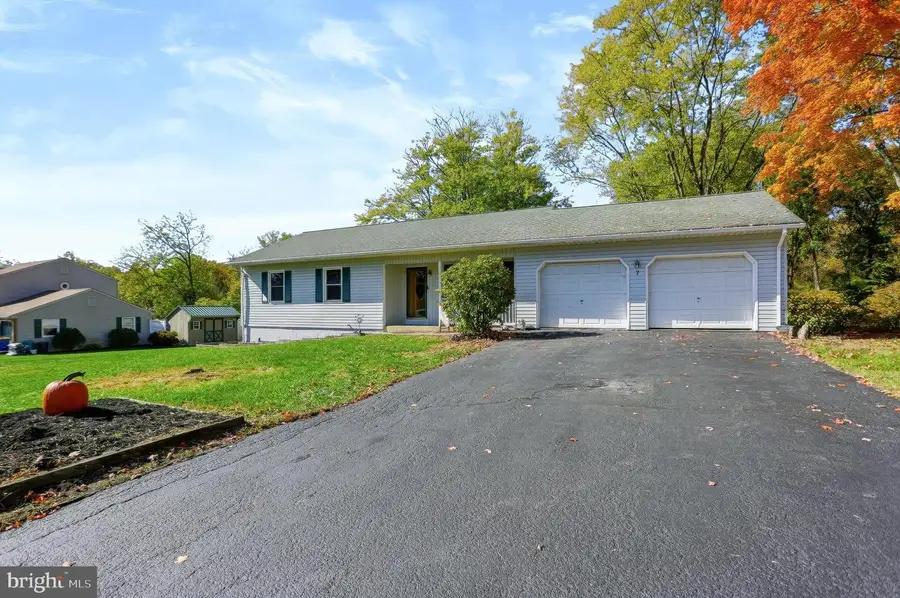 7 Autumn Dr, Dillsburg, PA 17019 - #2