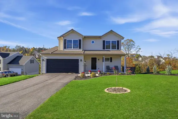 375 Barclay Dr, RED LION, PA 17356