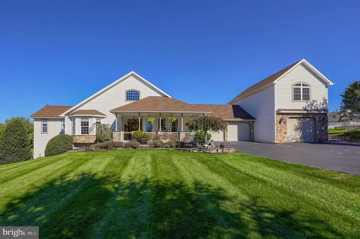 25 Yocumtown Rd, Etters, PA 17319 - #1