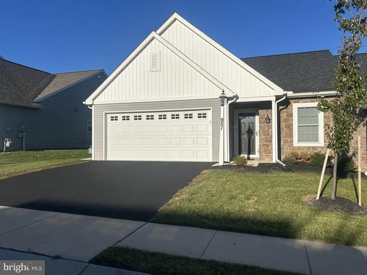 951 Shadowbrooke Dr, York, PA 17315 - #1