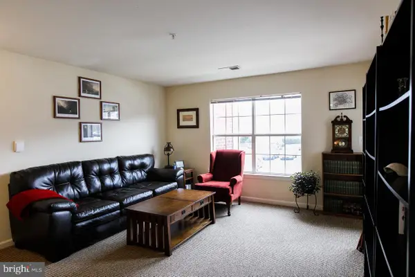 157 Yellowstone Dr #208, CHARLOTTESVILLE, VA 22903