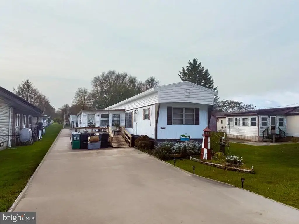 5372 Mccleary Dr, Chincoteague Island, VA 23336 - Image #1