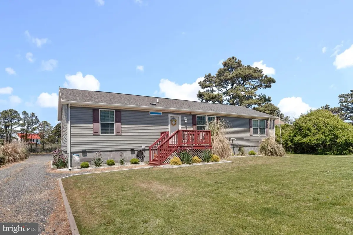 5245 Main St, Chincoteague Island, VA 23336 - #1
