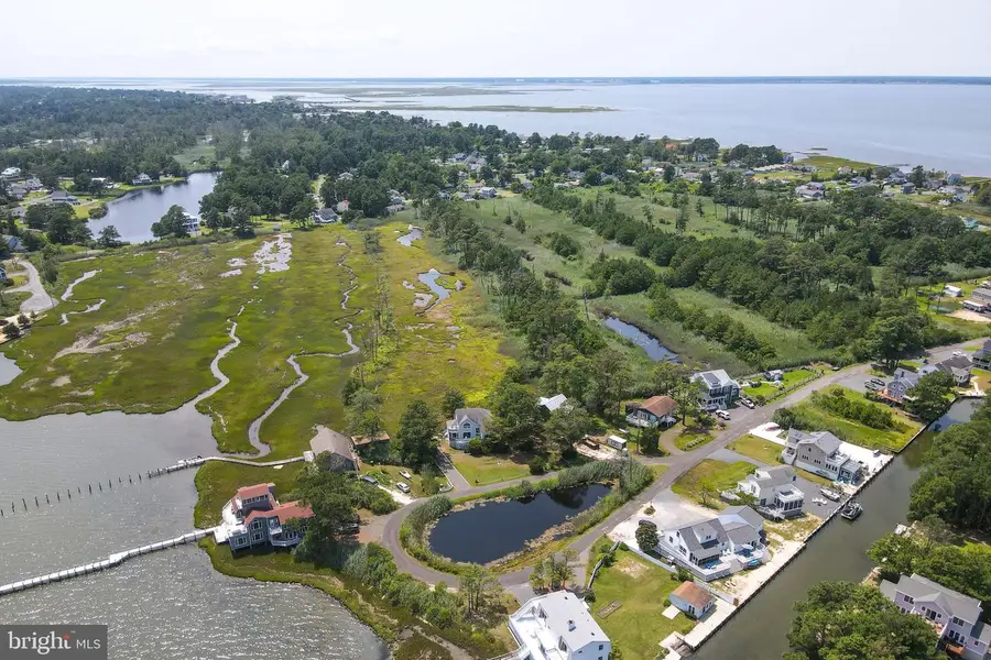 5466 Amrien Circle Dr, Chincoteague Island, VA 23336 - #2