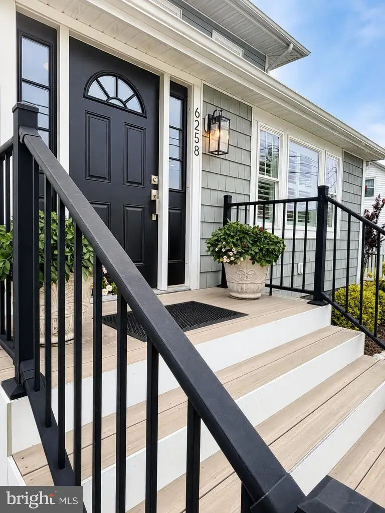 6258 Clark St, Chincoteague Island, VA 23336 - #2