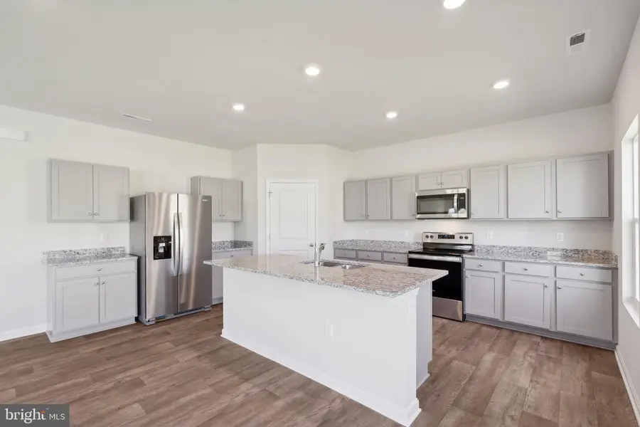105 Fairfield Dr, Staunton, VA 24401 - #3