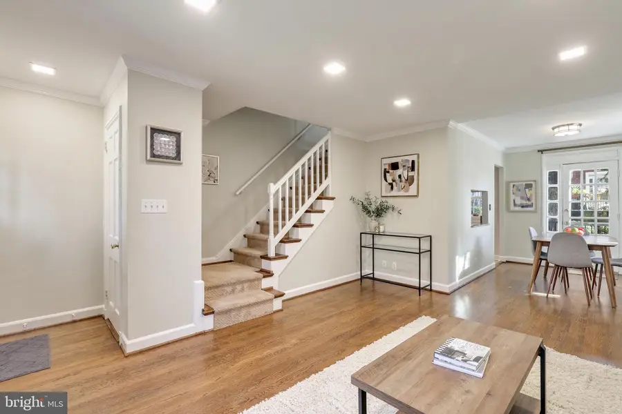 4894 28th St S, Arlington, VA 22206 - Image #3