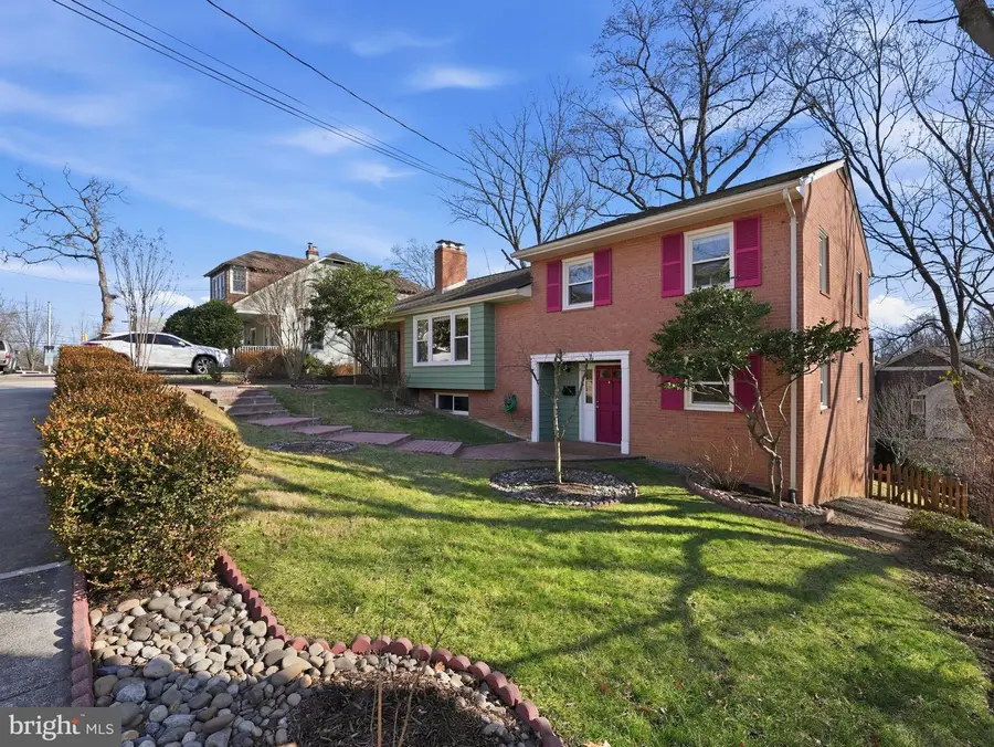 2337 N Fillmore St N, Arlington, VA 22207 - Image #2