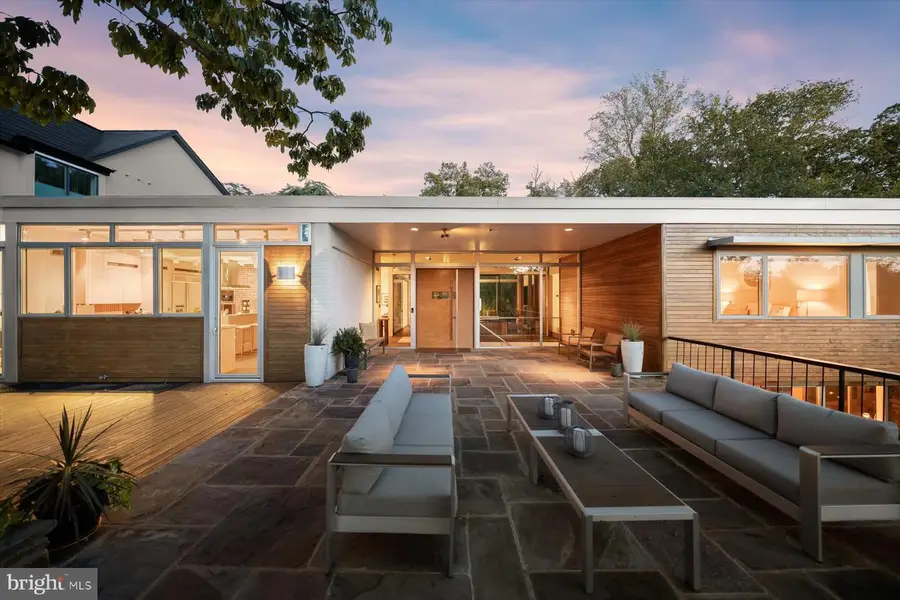 2533 N Ridgeview Rd, Arlington, VA 22207 - #2