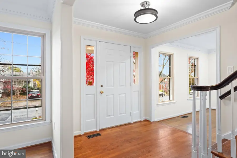 34 N Garfield St, Arlington, VA 22201 - Image #3