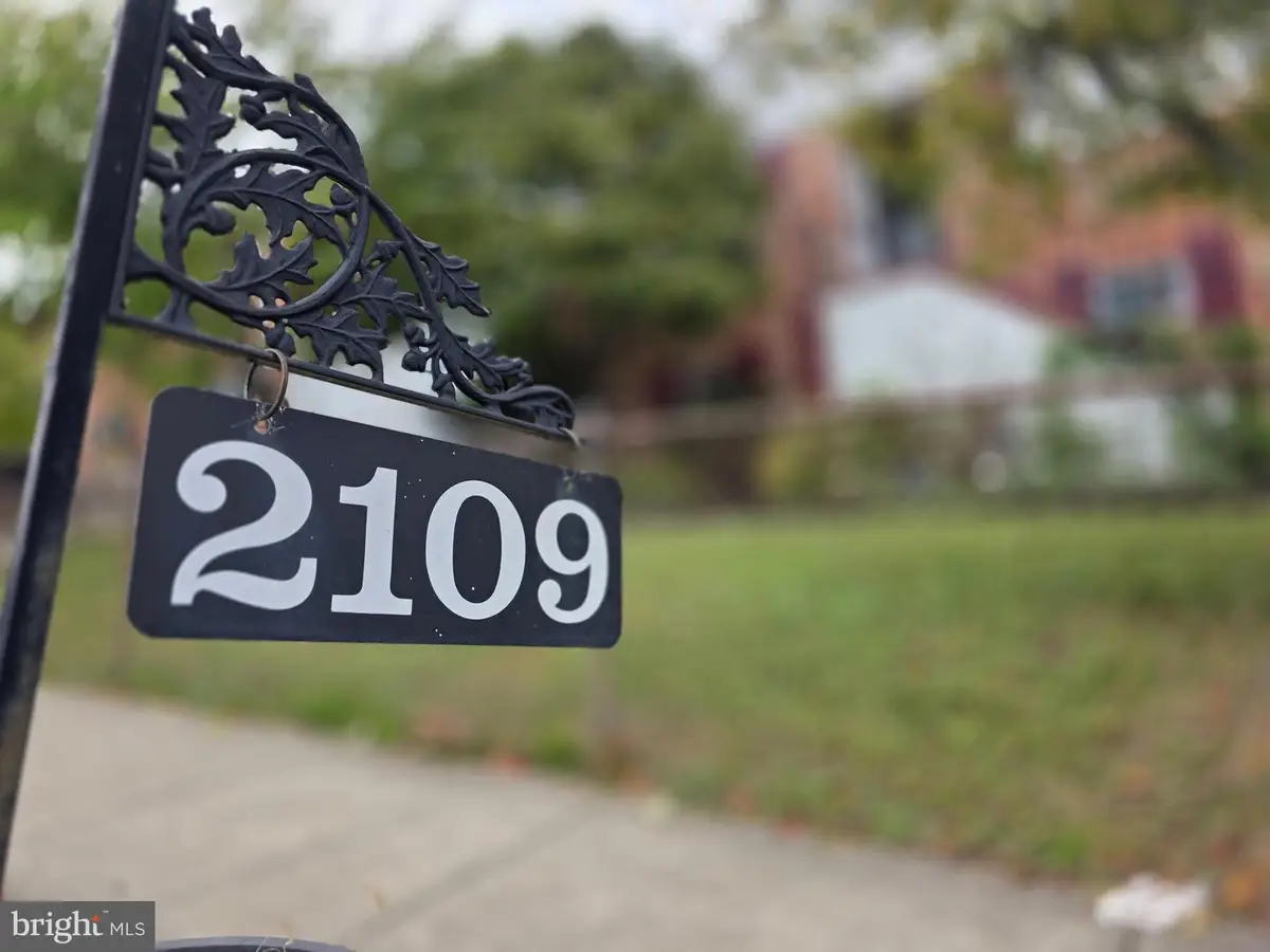 2109 S Lowell St, Arlington, VA 22204 - Image #1