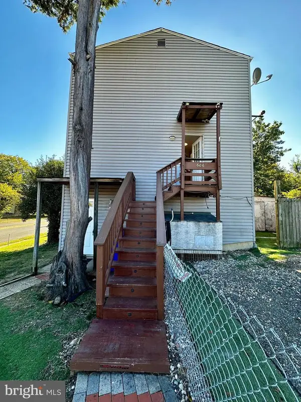 606 S Glebe Rd, ARLINGTON, VA 22204