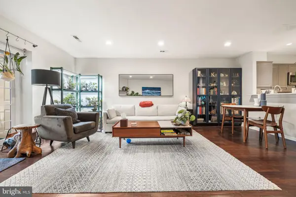 907 S Rolfe St #1-a, ARLINGTON, VA 22204