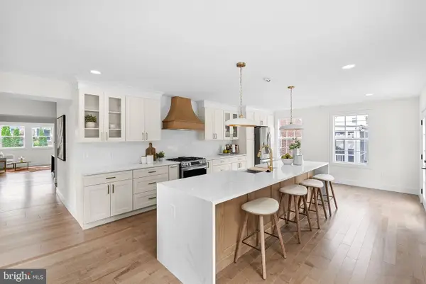 1805 S Pollard St, ARLINGTON, VA 22204