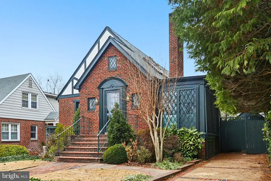 4711 17th St N, Arlington, VA 22207 - Image #2