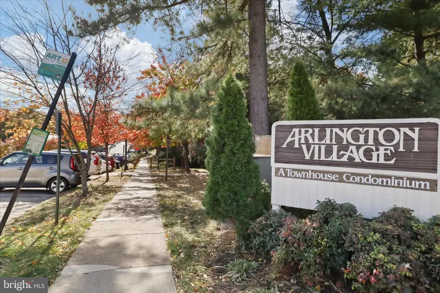 1401 S Barton St #231, Arlington, VA 22204 - #2