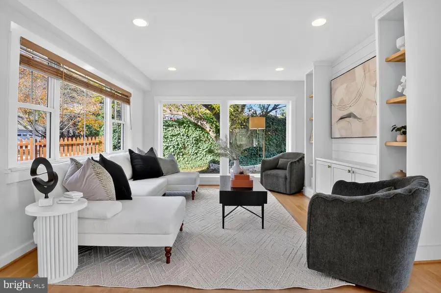 109 N Brookside Dr, Arlington, VA 22201 - Image #2