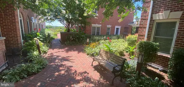 2256 S Garfield St #11, ARLINGTON, VA 22206