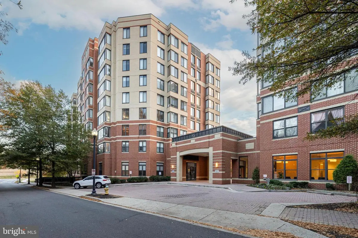 2220 Fairfax Dr #608, Arlington, VA 22201 - Image #1