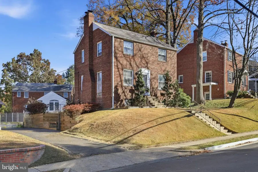 5739 16th St N, Arlington, VA 22205 - Image #2