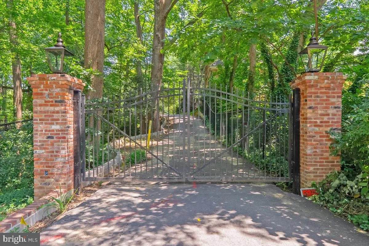 4019 N Randolph St, Arlington, VA 22207 - Image #1