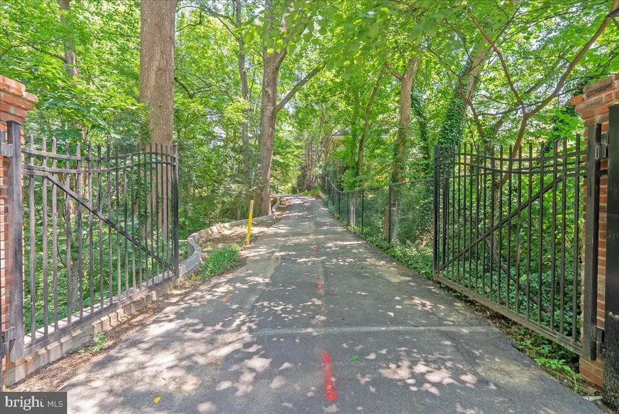 4019 N Randolph St, Arlington, VA 22207 - Image #2