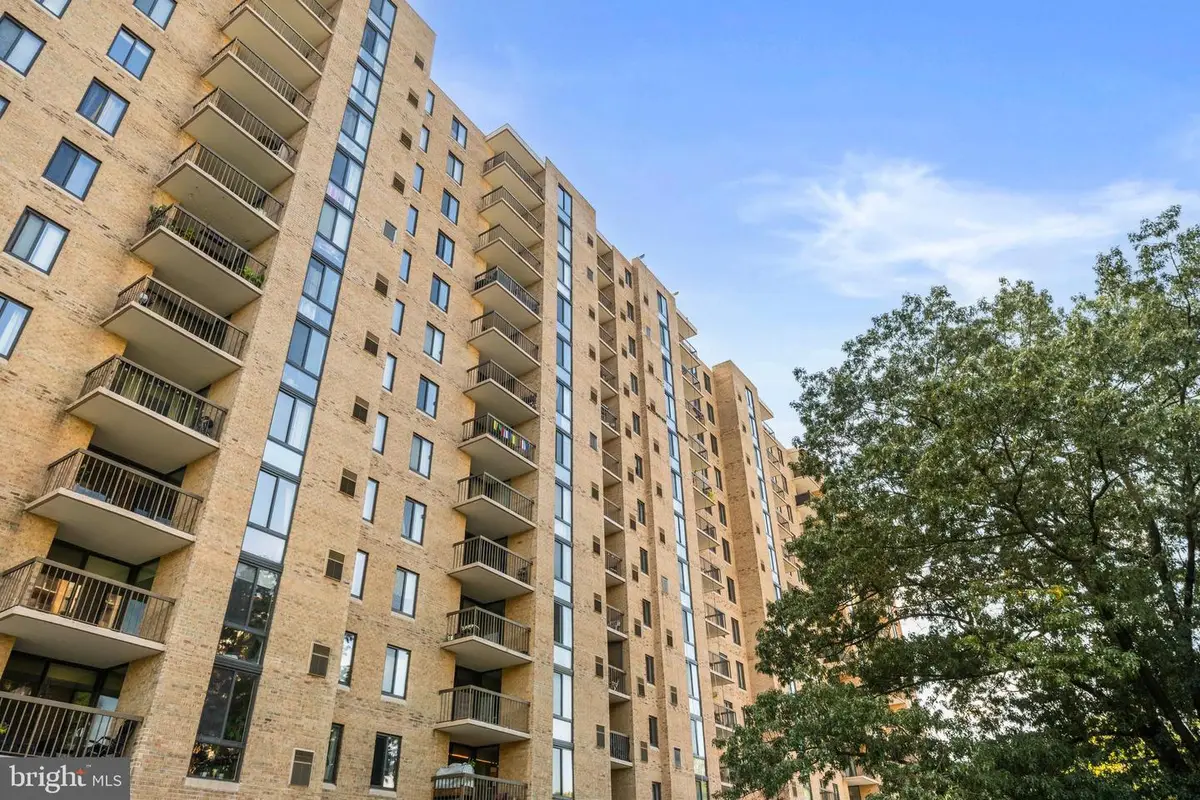 4500 S Four Mile Run Dr #222, Arlington, VA 22204 - Image #1