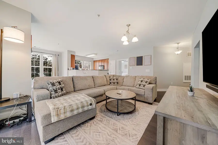 801 S Greenbrier St #113, Arlington, VA 22204 - Image #2