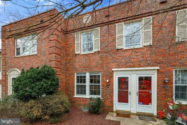 1400 S Barton St #425, ARLINGTON, VA 22204