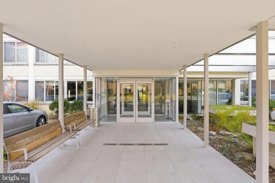 1301 S Arlington Ridge Rd #610, Arlington, VA 22202 - Image #3