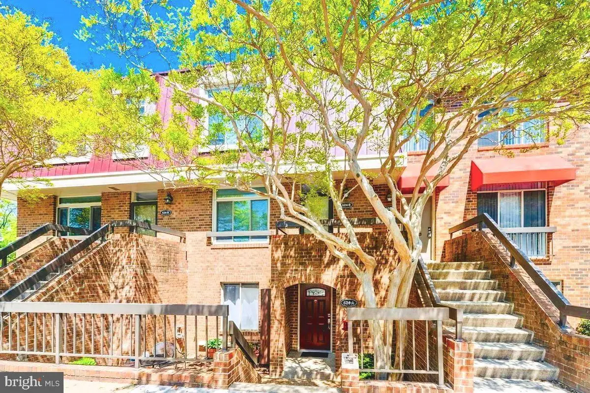 624 15th St S #1, Arlington, VA 22202 - Image #1