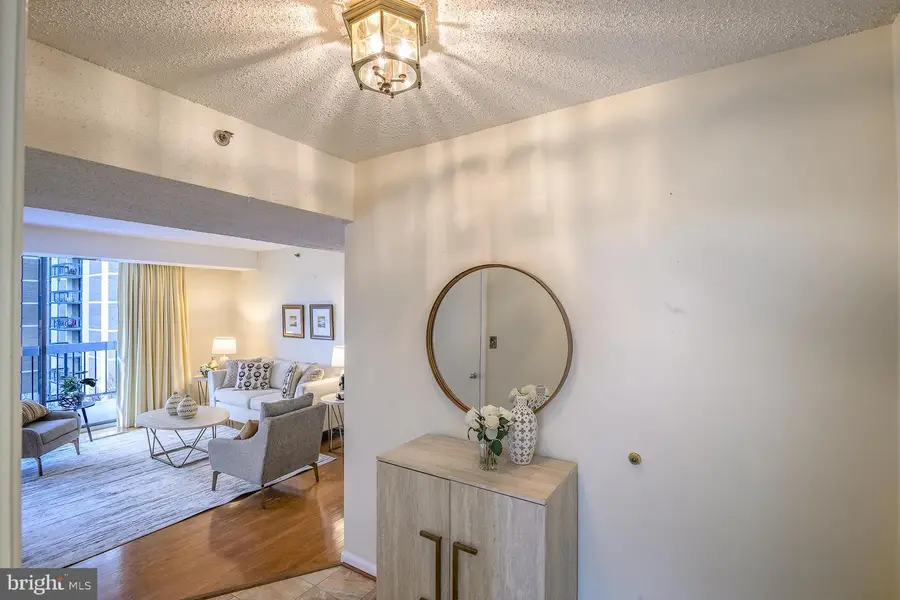 1016 S Wayne St S #604, Arlington, VA 22204 - Image #2