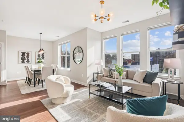 989 S Buchanan St #225, ARLINGTON, VA 22204