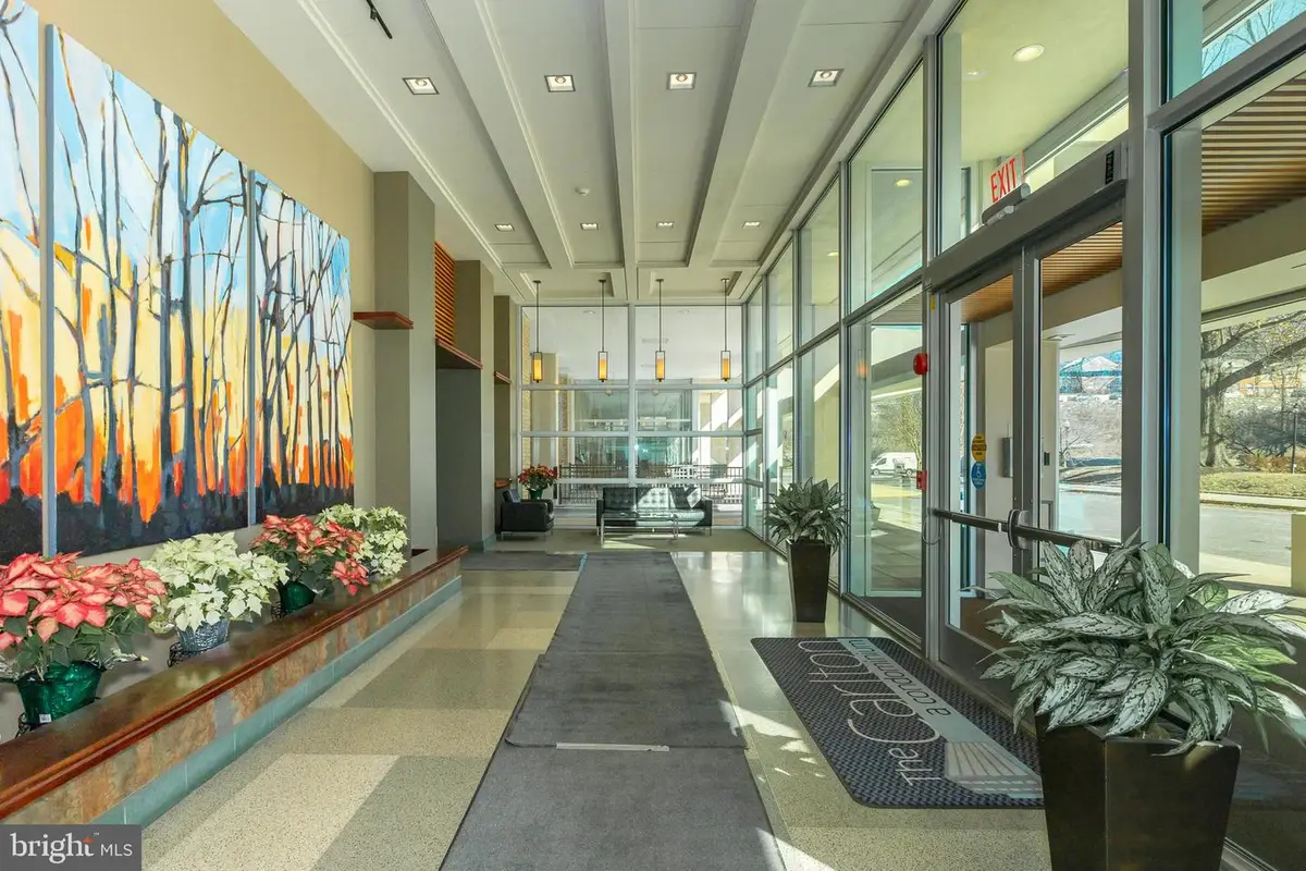 4600 S Four Mile Run Dr #623, Arlington, VA 22204 - Image #1